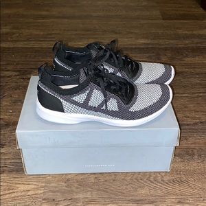 Vionic Lenora Sneaker Black size 8M.New with box.